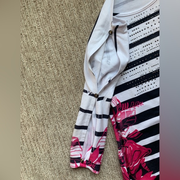 Cache Striped White/Pink/Black Cold Shoulder Long Open Sleeve Top size M - Picture 2 of 7